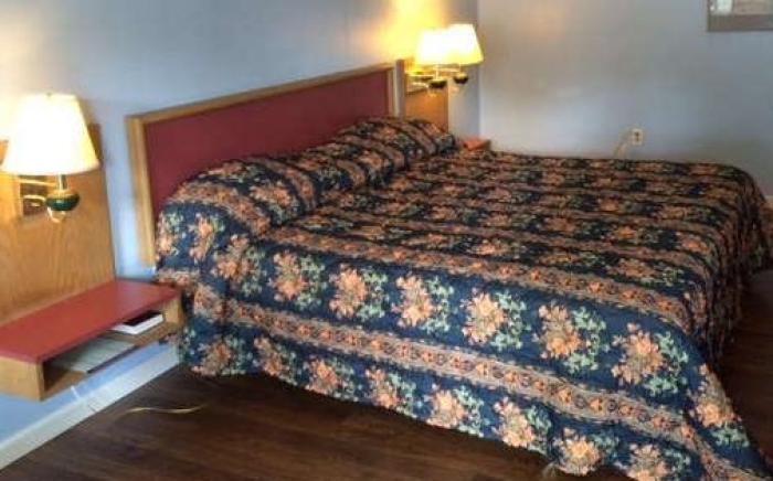 Knights Inn - Center Valley PA