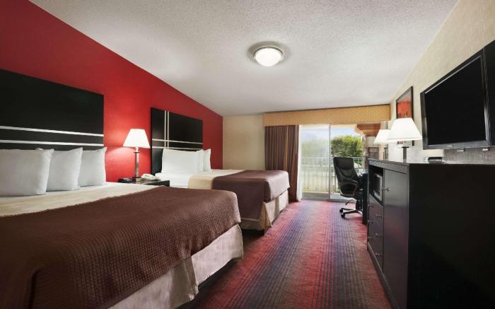 Howard Johnson by Wyndham North Plainfield