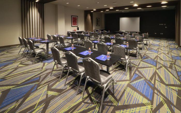 Holiday Inn Express Monterrey Fundidora By IHG