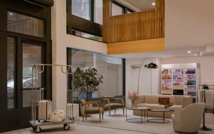 Flatiron Hotel, Sonder