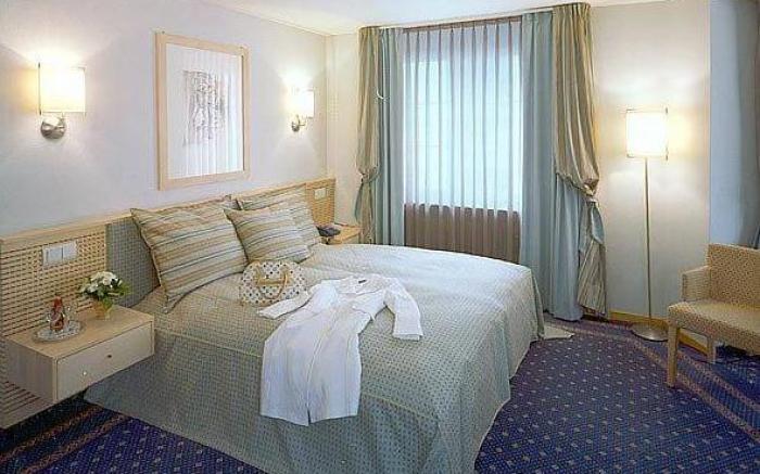 City Hotel