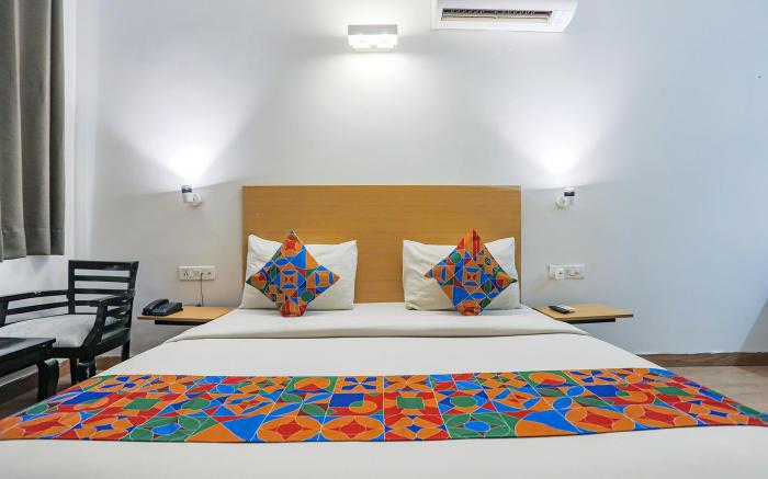 FabHotel Noida Express