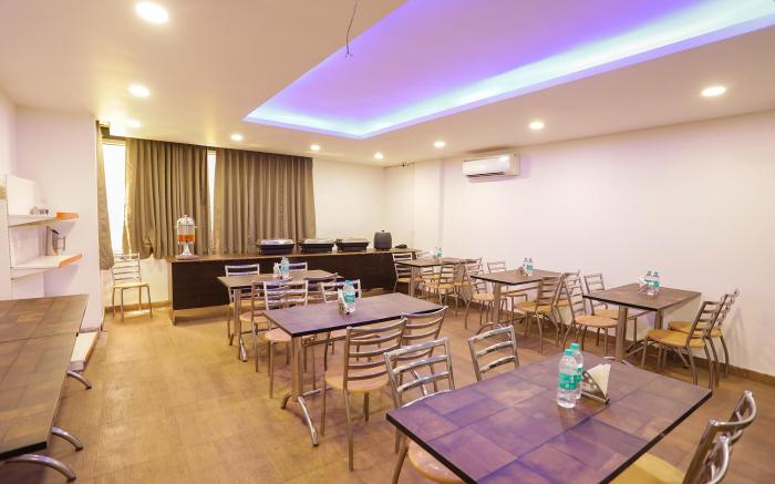FabHotel Noida Express