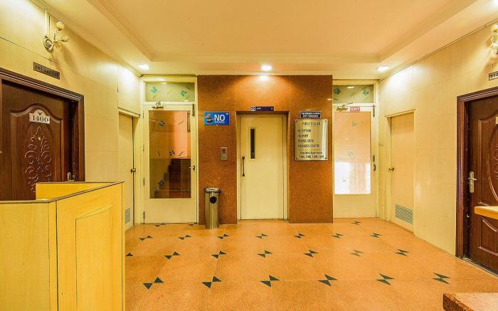 FabHotel Blossoms Service Apartment - Nr. Chennai City Center & MGR Memorial House & Pondy Bazaar