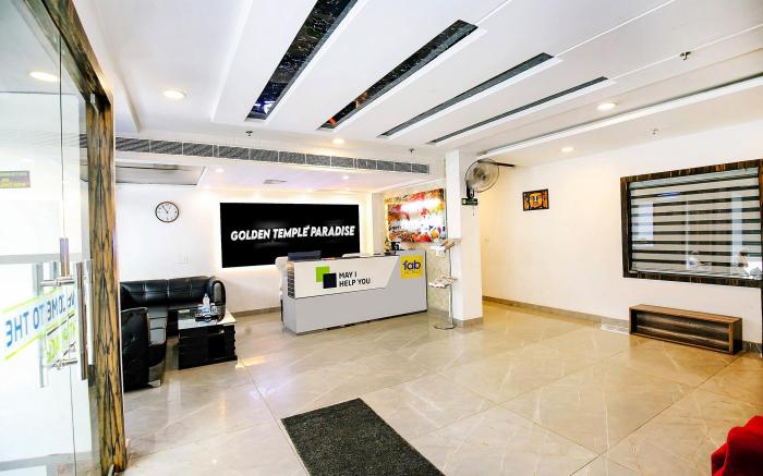 Fabhotel Golden Temple Paradise ( 50 meters from golden temple)