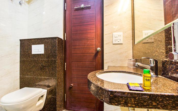 FabHotel Royal GM Plaza