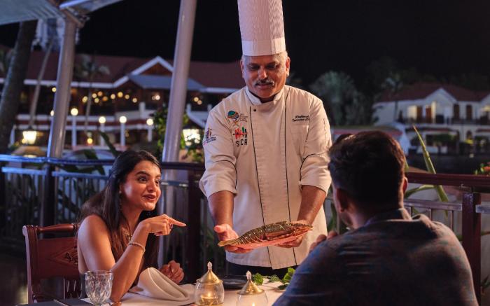 Sterling Houseboat Lake Palace Alleppey