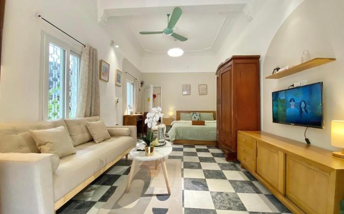 Home in STREETFOOD area (AC+ Netflix+ kitchen)