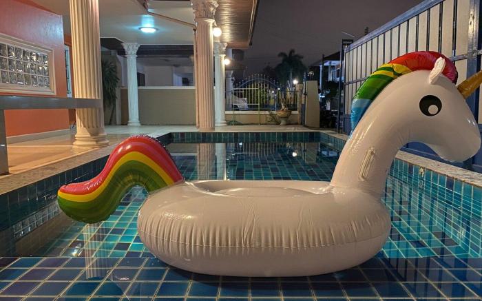 Jomtien beach 1km,color villa,BBQ,台球,karaoke