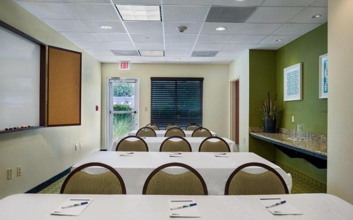 Holiday Inn Express Hotel & Suites Savannah - Midtown By IHG