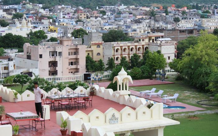 Gulaab Niwas Palace
