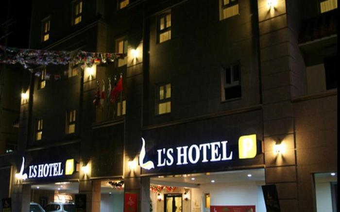 LS Tourist Hotel