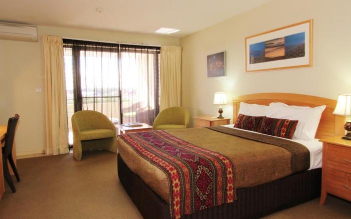 Riverside Holiday Apartments