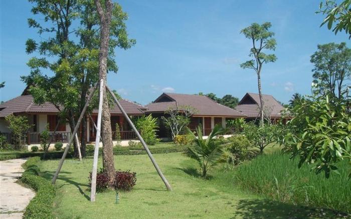 Ban Chomna Resort