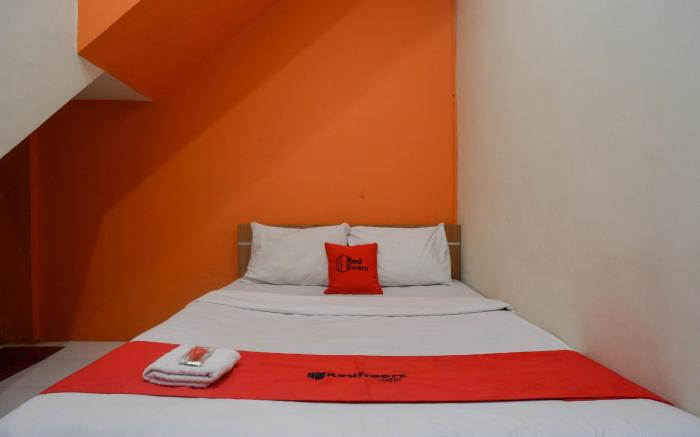 RedDoorz near Majapahit Semarang 2