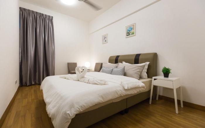 The Ash 3BR Seaview @Tropicana 218 Macalister