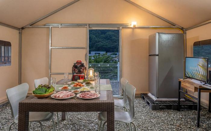 Gapyeong Ddobagi Pet & Spa Glamping