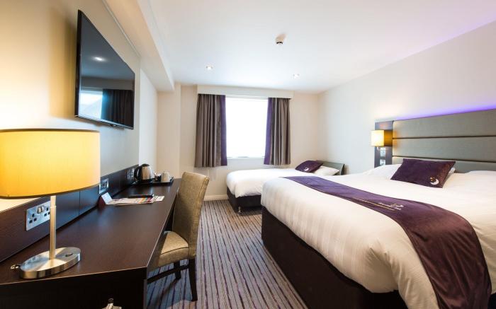 Premier Inn Farnborough Town Centre