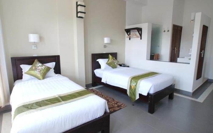 The Columns Hotel