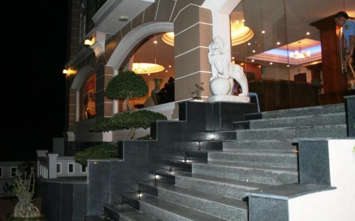 Hoa Phat Hotel & Apartment