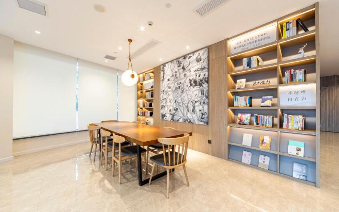 Hanting Premium Hotel Quzhuo Nanhu Plaza
