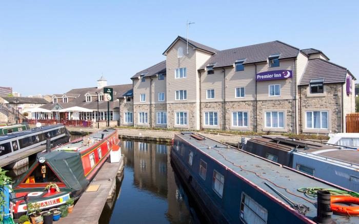 Premier Inn Huddersfield Central