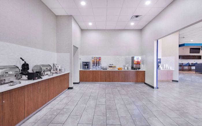 Hawthorn Extended Stay by Wyndham Wichita Airport