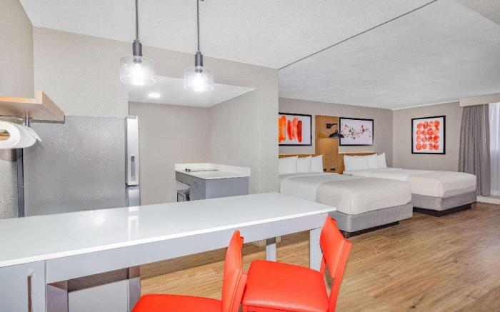 Hawthorn Extended Stay by Wyndham Wichita Airport