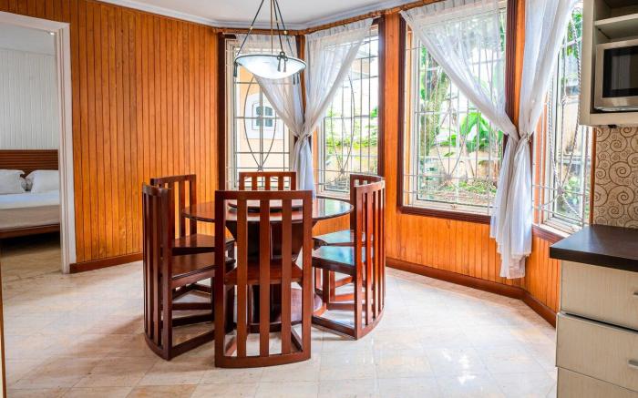 5BR Brightly Clean and Spacious Villa (10 Guests)