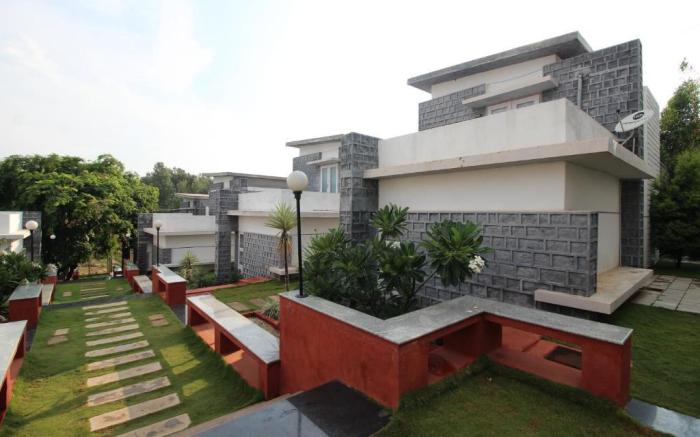 La Flora Cloud 9 Yelagiri