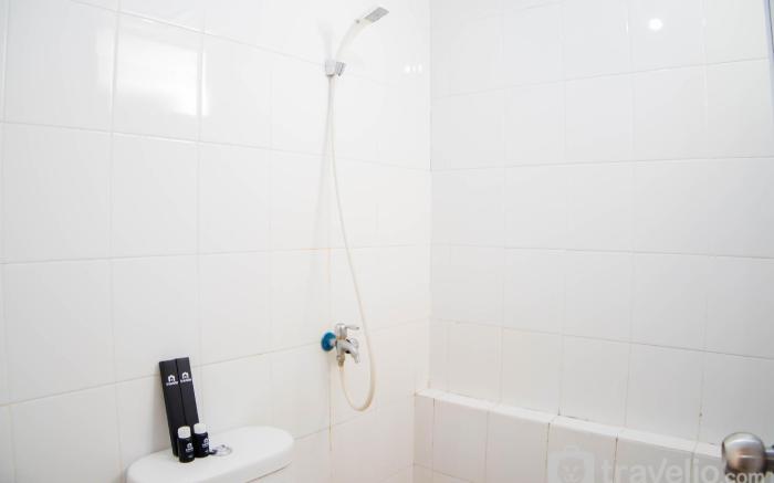 Nice & Comfort 2BR Bassura City Apt By Travelio