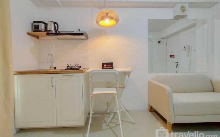 Cozy Living & Simply 2BR Bassura City By Travelio