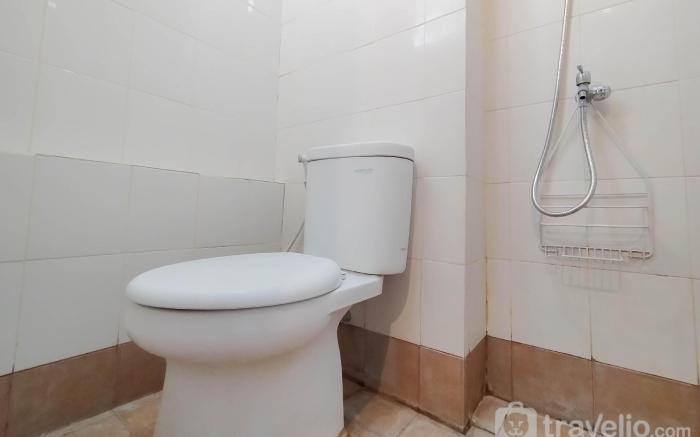 Nice and Cozy Studio at Bassura City By Travelio