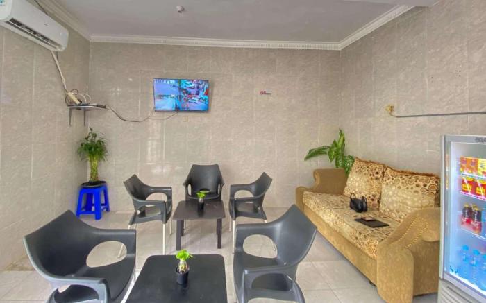RedDoorz Plus near Cito Mall Surabaya