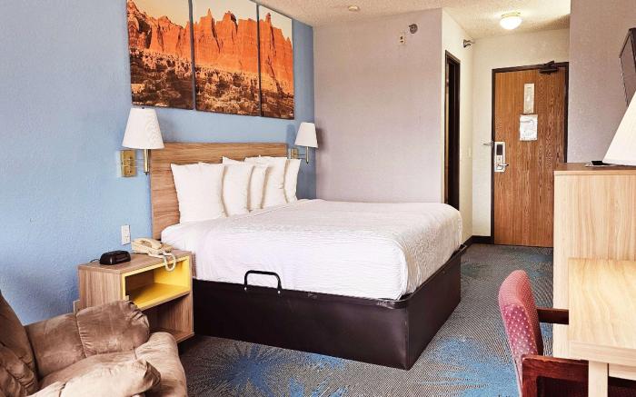 Days Inn by Wyndham Ozark Springfield