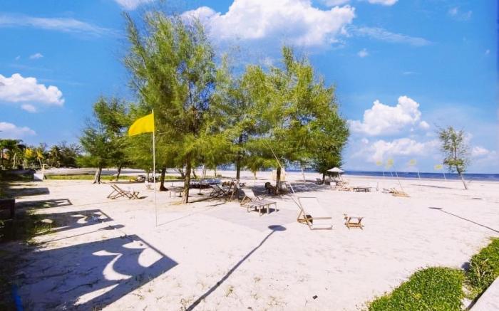 The Toy Beach Resort Rayong