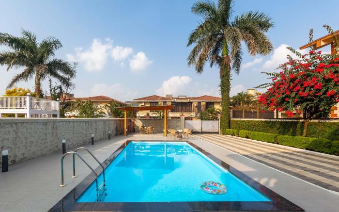 StayVista's Brookvale Cottage - Dive into tranquility with pool view and gazebo