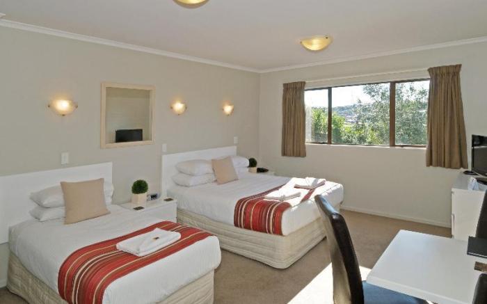 Airport Harbour View Motel