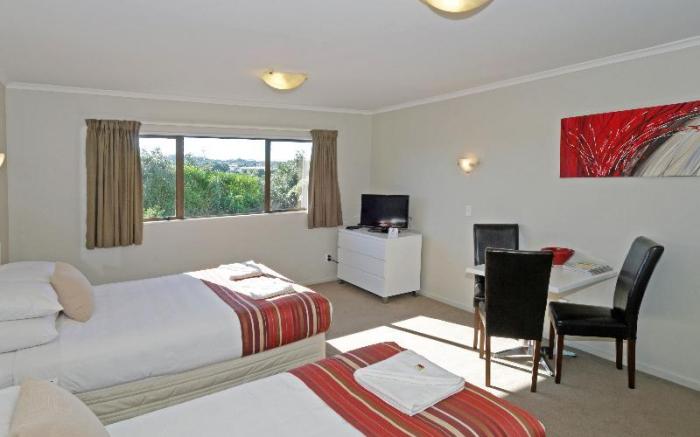 Airport Harbour View Motel