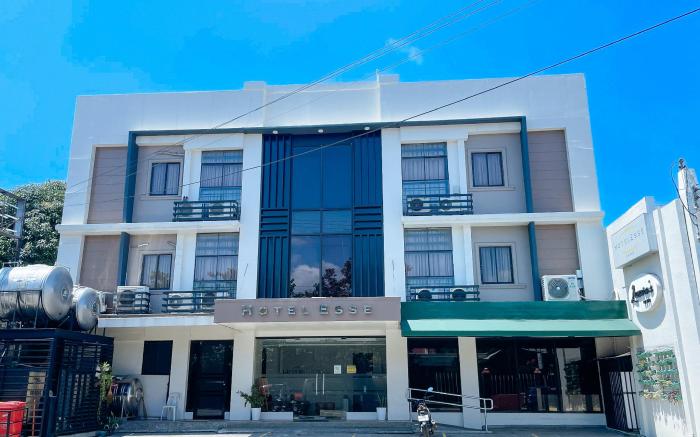 RedDoorz Plus @ Hotel Esse
