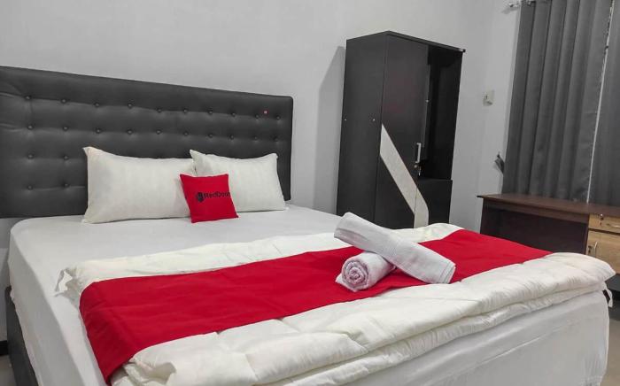 RedDoorz Syariah near Alun Alun Purwokerto 2