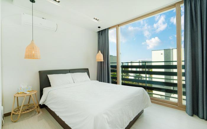 Jeju private aewol
