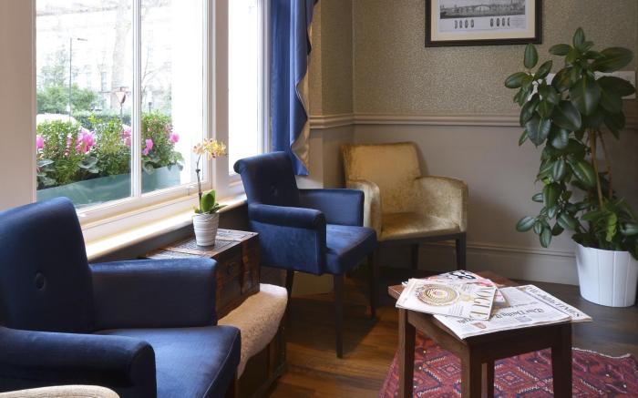 Princes Square Hotel