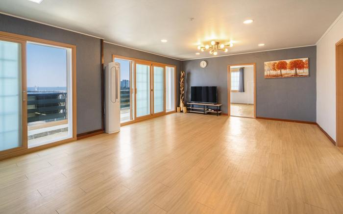 Gangneung Basecamp Pension