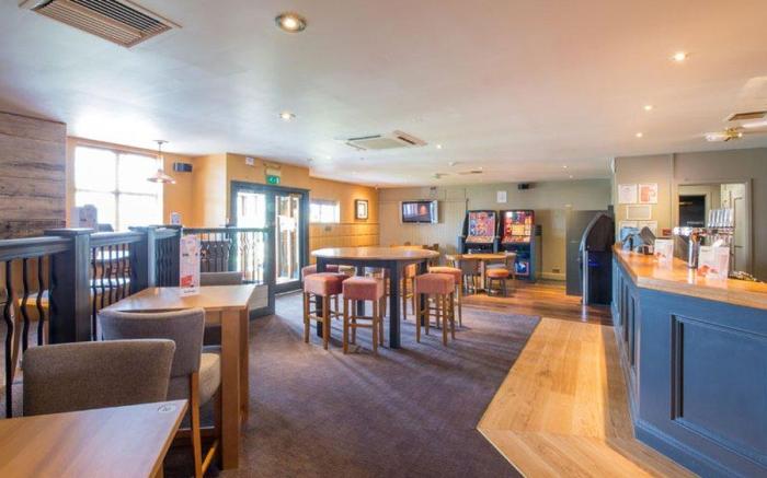 Premier Inn Swindon West - M4 J16