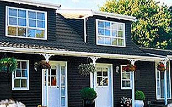Cottage Mews Motel