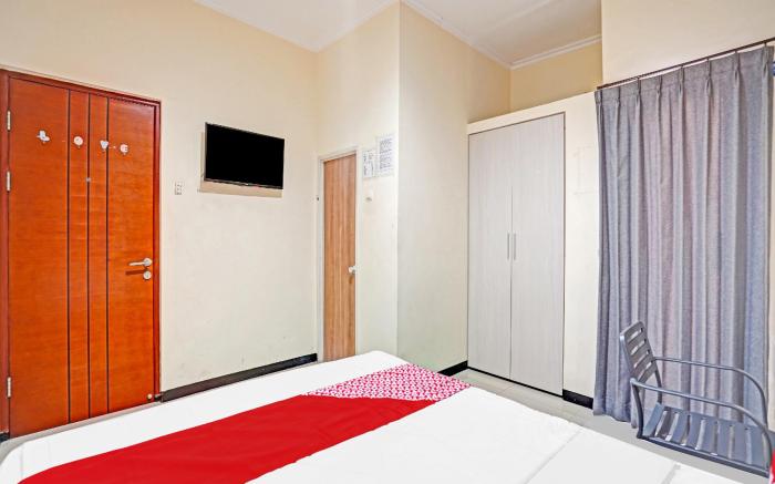 OYO Flagship  90789 Genteng Residence