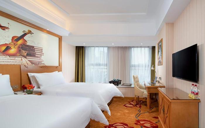 Vienna Hotel Zhengzhou Only Henan Movie Town