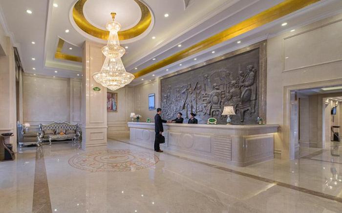 Vienna Hotel Guangdong Shaoguan Renhua Danxiashan County Center