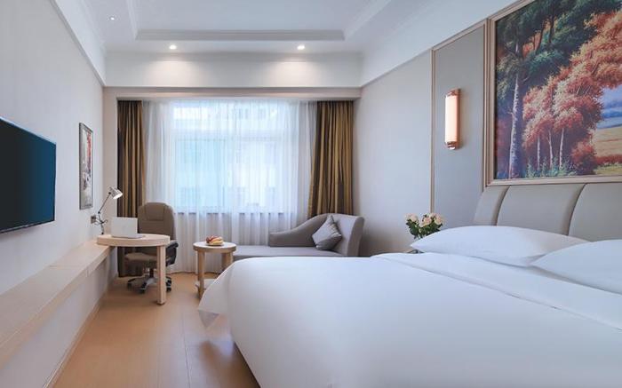 Vienna Hotel Shanxi Xiaoyi People's Square Xinyi Street
